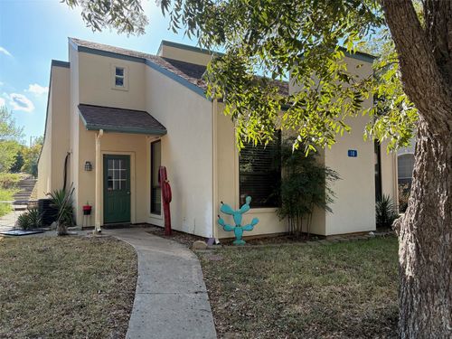 10 Townhouse Cir, Wimberley, TX, 78676-3419 | Card Image