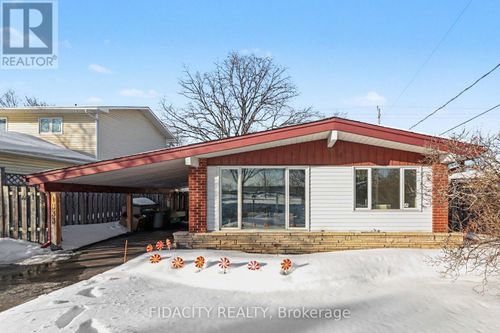 1933 Connecticut Ave, Ottawa, ON, K1H6Y3 | Card Image
