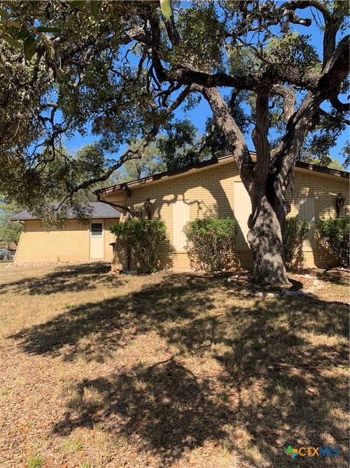 651 Rock St, New Braunfels, TX, 78130-4053 | Card Image