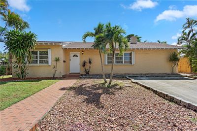 350 Colonial Rd, House other with 5 bedrooms, 2 bathrooms and null parking in West Palm Beach FL | Image 1