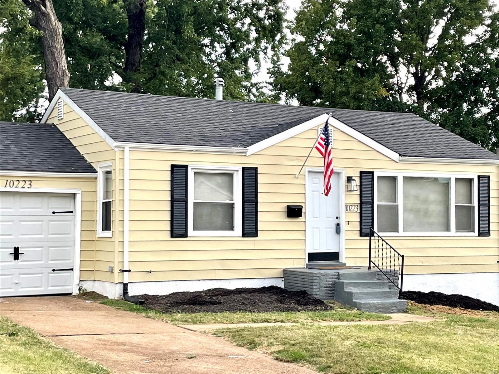 Cabot Dr, Saint Louis, MO 63137