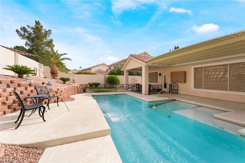 3991 Camelot Cove St, Las Vegas, NV, 89147-8074 | Card Image