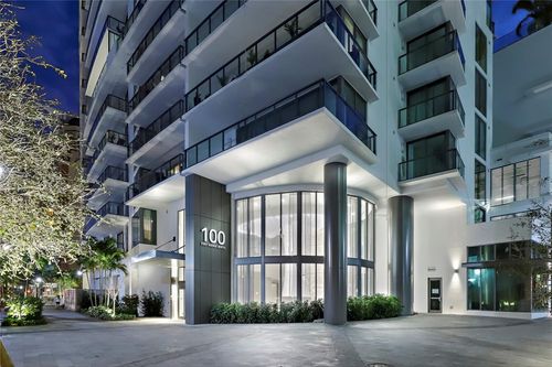 3307-100 1st Ave N, ST PETERSBURG, FL, 33701-3552 | Card Image