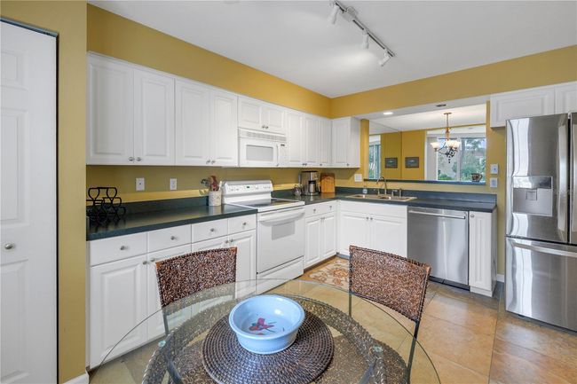 APT-31B - 6101 34 Th St W, Condo with 2 bedrooms, 2 bathrooms and null parking in BRADENTON FL | Image 8