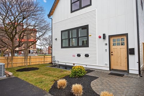 16-16 Hamlet St, Somerville, MA, 02143 | Card Image