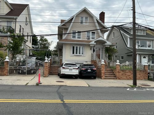 84-61 Parsons Blvd, Jamaica, NY, 11432-2543 | Card Image