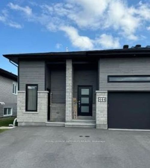 444 Maize St, Embrun, ON, K0A1W0 | Card Image