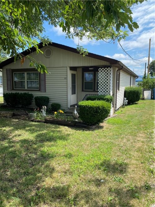 2013 Liberty St, Tilton, IL, 61833-8133 | Card Image
