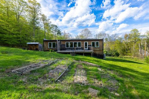 124 Turnpike Rd, S Strafford, VT, 05070-7706 | Card Image