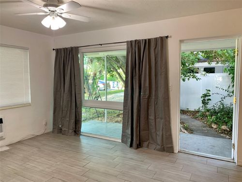 2400 Ne 4th St, Pompano Beach, FL, 33062-4815 | Card Image
