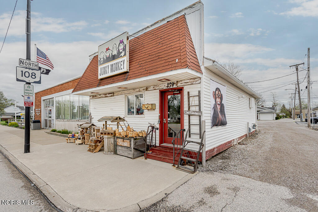 Commercial Sale in Holgate 2