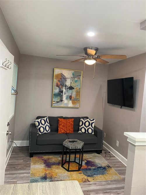 3-2914 Avenue K, Galveston, TX, 77550-4230 | Card Image