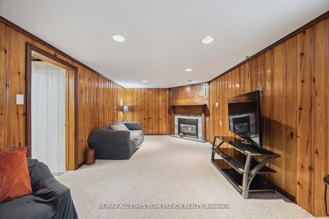 27 Corbett Cres, House other with 3 bedrooms, 4 bathrooms and 5 parking in Aurora ON | Image 29