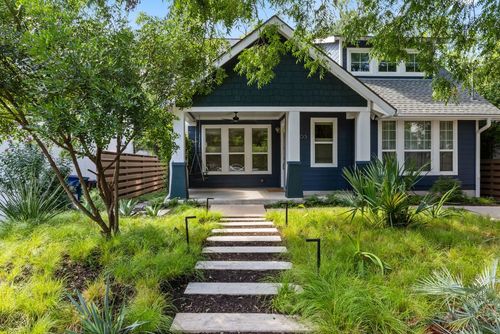 2305 8th St, Austin, TX, 78702-3523 | Card Image