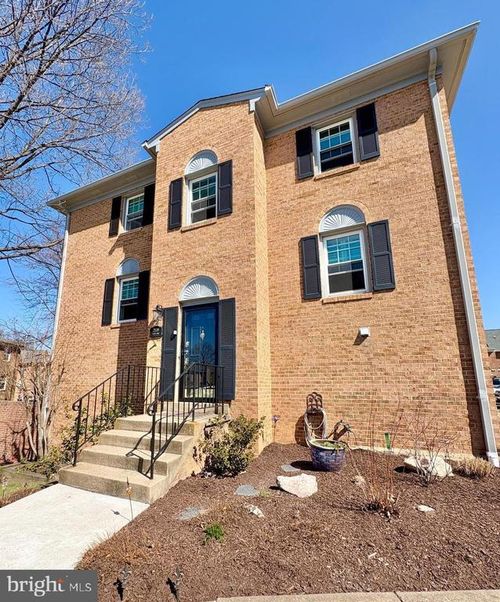 2579 Nicky Ln, ALEXANDRIA, VA, 22311-1311 | Card Image