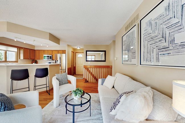 4855 Coachlight Dr, Home with 3 bedrooms, 3 bathrooms and null parking in West Des Moines IA | Image 6