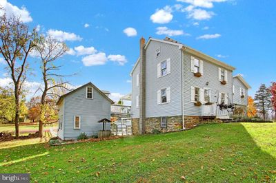 3200 Pine Tree Road, House other with 4 bedrooms, 2 bathrooms and null parking in SPRING GROVE PA | Image 2