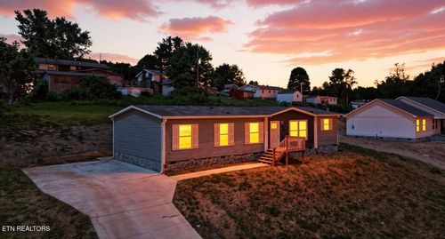 326 Wilson Hurst St, Tazewell, TN, 37879-3336 | Card Image