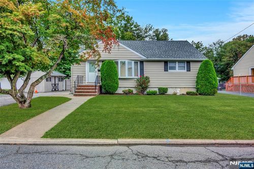 22 Chestnut St, Bloomingdale, NJ, 07403-1705 | Card Image