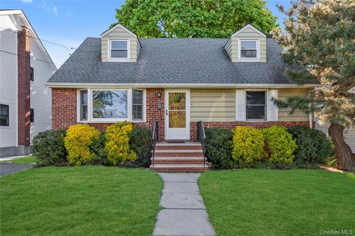 65 Grant Ave, Spring Valley, NY, 10977-1940 | Card Image