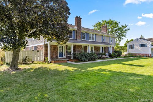 42198 Roscommon St, Northville, MI, 48167-2416 | Card Image