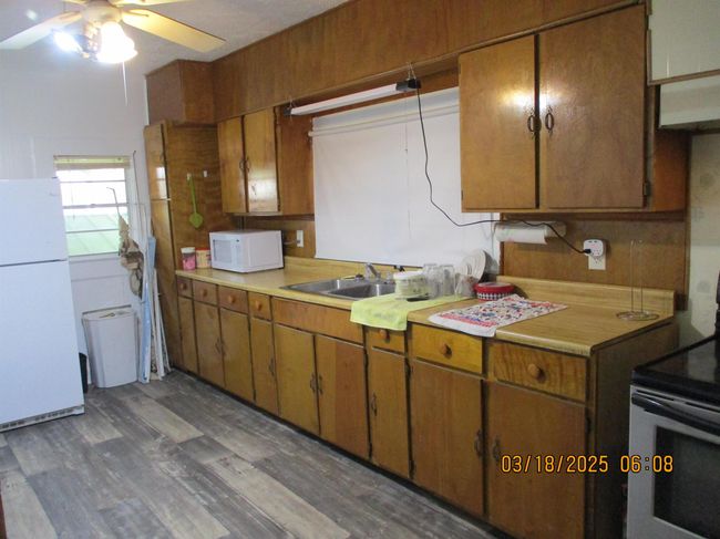 1806 Dupont Dr, House other with 2 bedrooms, 1 bathrooms and null parking in Orange TX | Image 9