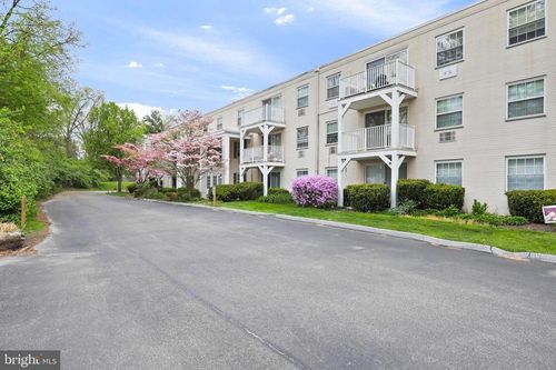 a339-250 Ridge Pike, LAFAYETTE HILL, PA, 19444-1939 | Card Image