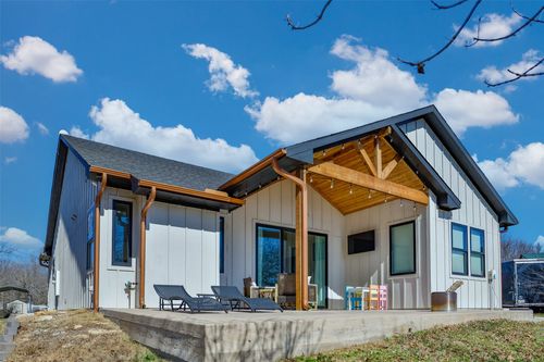 104 Park Ln, Gainesville, TX, 76240-6649 | Card Image