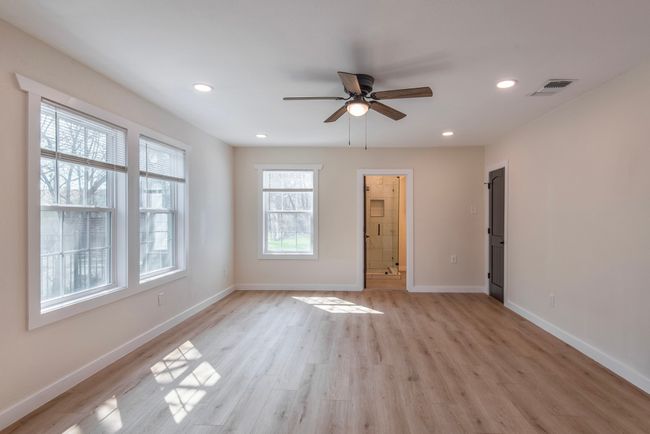 Primary bedroom downstairs | Image 11