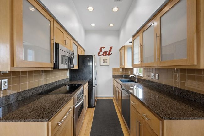 Kitchen with included appliances | Image 11