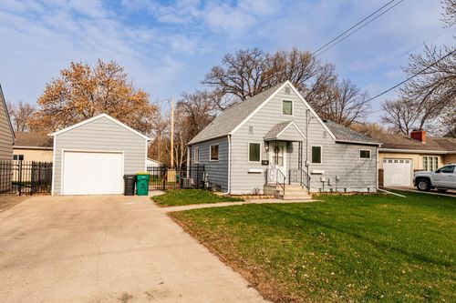 102 Francis St, West Fargo, ND, 58078-1618 | Card Image