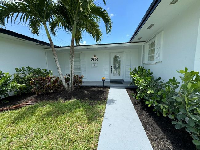 208 Nw 19th St, House other with 4 bedrooms, 3 bathrooms and null parking in Homestead FL | Image 4