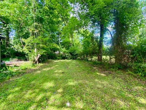 927 Crockett St, Memphis, TN, 38107-4220 | Card Image