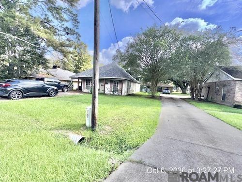 317 E Sanders St, Gonzales, LA, 70737-3155 | Card Image