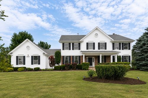 27517 E Savannah Trail, Lake Barrington, IL, 60010 | Card Image