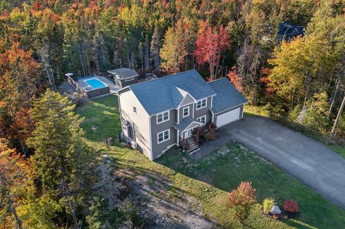 196 Confederation Ave, Fall River, NS, B2T0P8 | Card Image