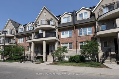 402 - 2420 Baronwood Dr, Condo with 2 bedrooms, 2 bathrooms and 1 parking in Oakville ON | Image 2