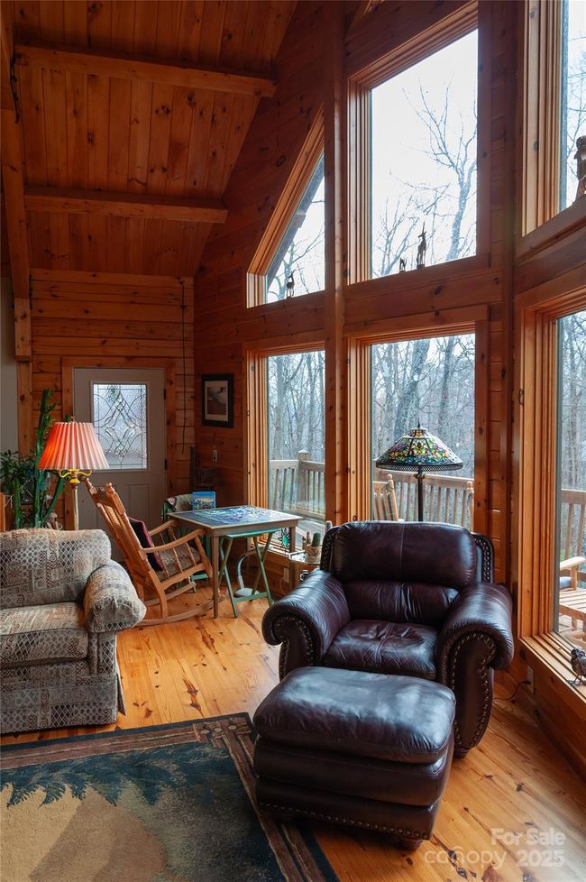 Living Room | Image 31