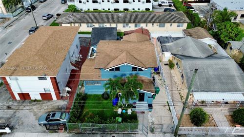 d-236 Sw 10th Ave, Miami, FL, 33130-1110 | Card Image