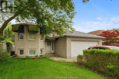 4224 Northwood Lakes Dr, Windsor, ON, N9G2W2 | Card Image
