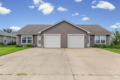 741 Pinewood St, Gardner, KS, 66030-1517 | Card Image
