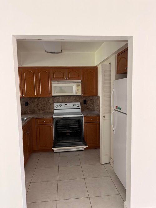 7421-7425 Nw 15th St, Plantation, FL, 33313-5901 | Card Image
