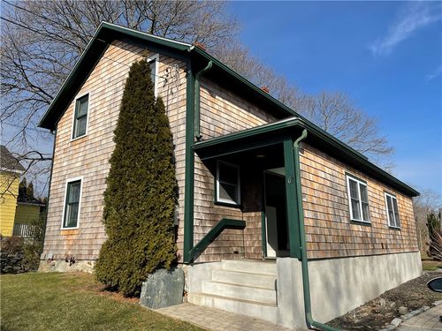 102 3rd Beach Rd, Middletown, RI, 02842-5350 | Card Image