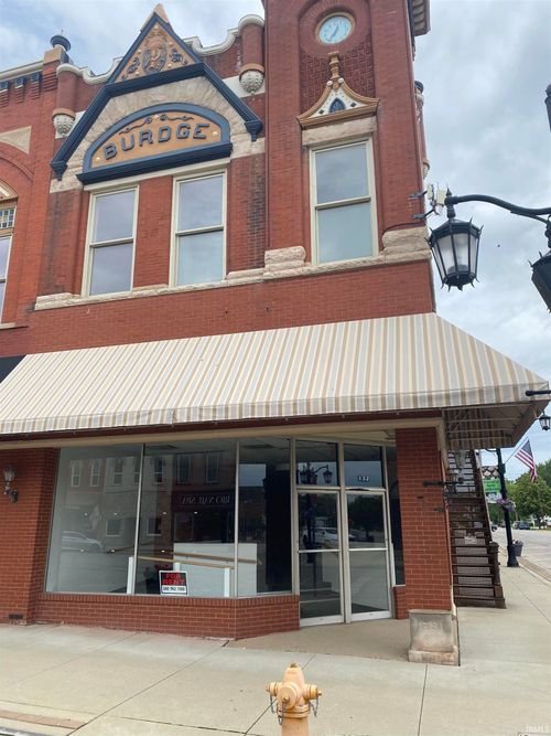 132 E Main Street, North Manchester, IN, 46962 | Card Image