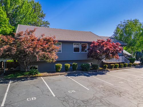 b-873 Ne 7th St, Grants Pass, OR, 97526-1634 | Card Image