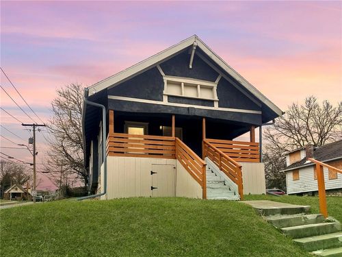 4242 College Ave, Kansas City, MO, 64130-1450 | Card Image