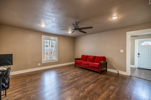 203 W Purdom Ave, Alvarado, TX, 76009-3850 | Card Image