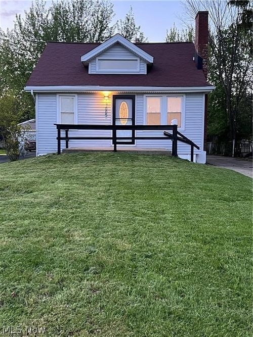 17005 Mapleboro Ave, Maple Heights, OH, 44137-2624 | Card Image
