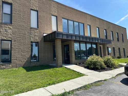 632 Plank Rd, Clifton Park, NY, 12065-4884 | Card Image