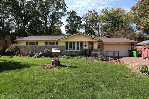 315 Noble Place, Massillon, OH, 44647 | Card Image